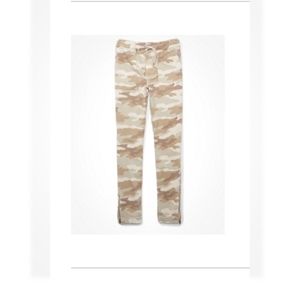 AE natural camo jogger pants